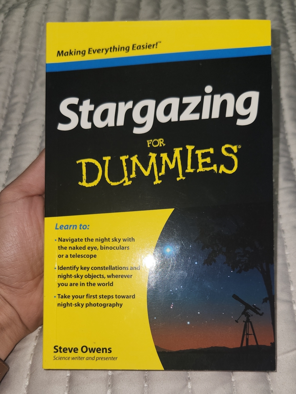 Stargazing for Dummies by Steve Owens - Black & Yellow Cover